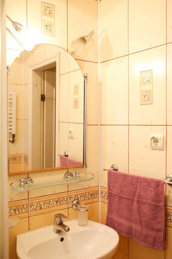 Apartment Near St. Elizabeth Church Lviv Eksteriør billede